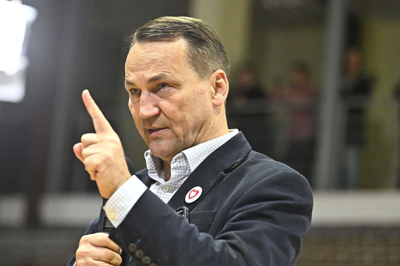 Sikorski: Rosja może przygotowywać poważne działanie jeszcze w tym roku