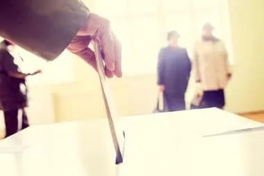 Exit poll w Krakowie rozstrzyga, czy wybór prezydenta wymaga drugiej tury