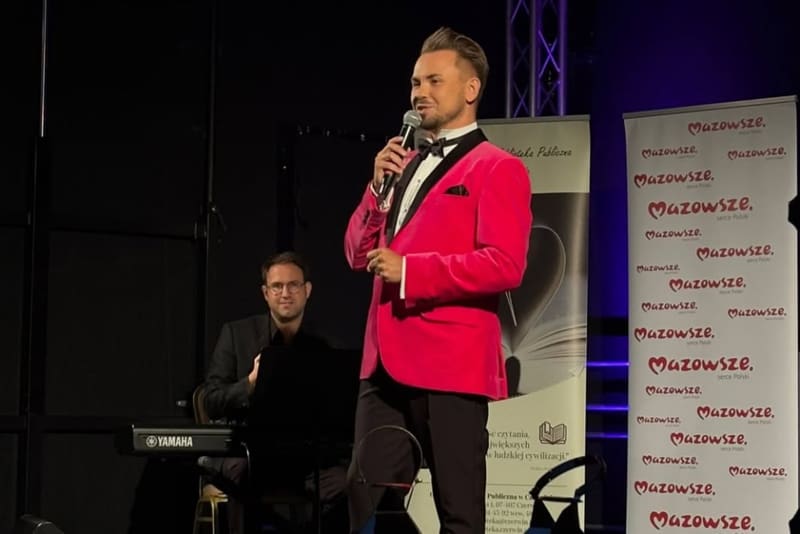 Fotorelacja z Narodowego Czytania 2026 w Czerwinie: literatura i muzyka w parku