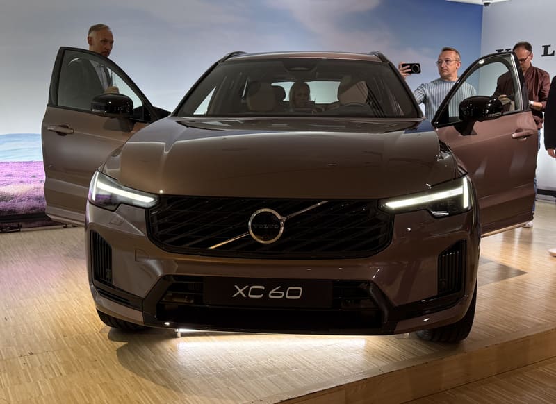 Volvo XC60 Long Range PHEV na postoju: redakcja elektrowoz.pl ocenia nową hybrydę
