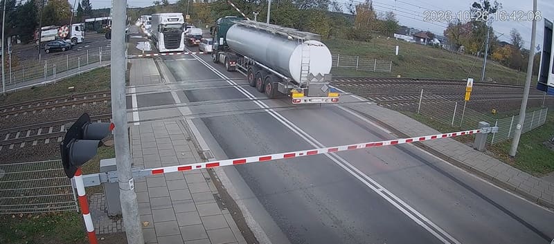 Kierowca cysterny z przejazdu kolejowego w Poznaniu może zapłacić zadośćuczynienie