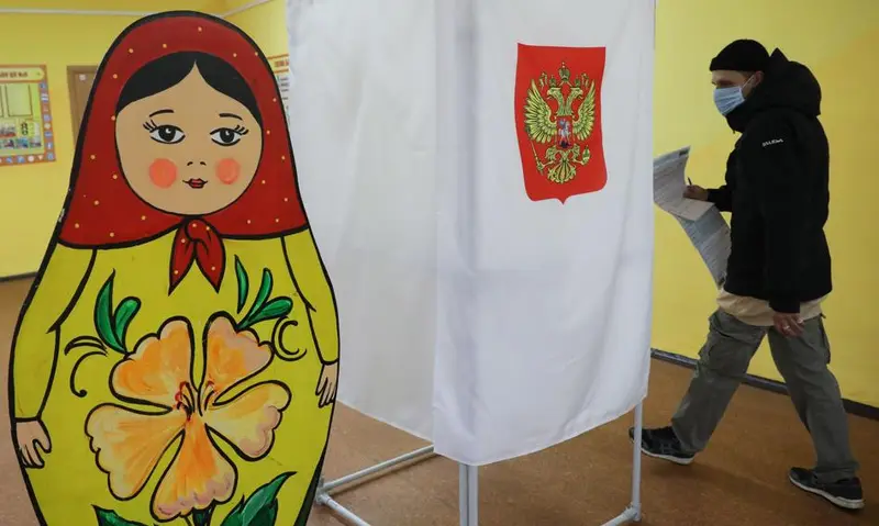 Rosja: naciski na opozycję i obserwatorów przed wyborami do Dumy