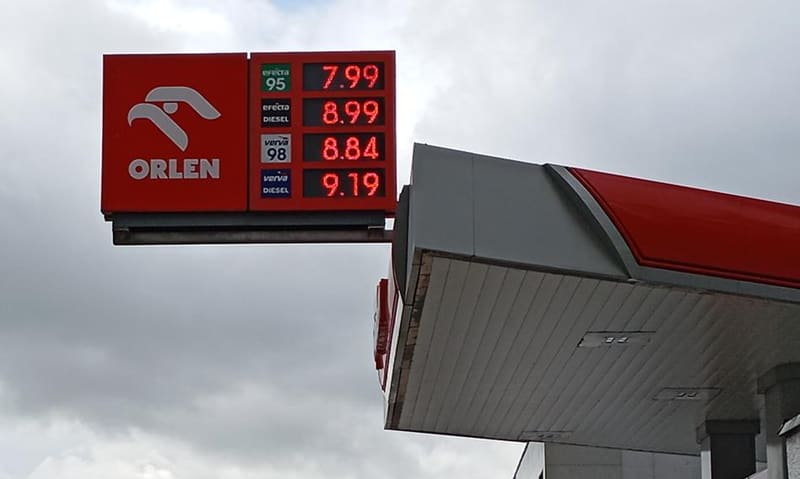 Ceny paliw zatrzymały wzrost, benzyna i diesel wciąż blisko rekordów