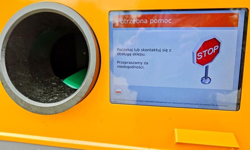 Awaria butelkomatu nie zwalnia sklepu z obowiązku przyjmowania opakowań kaucyjnych