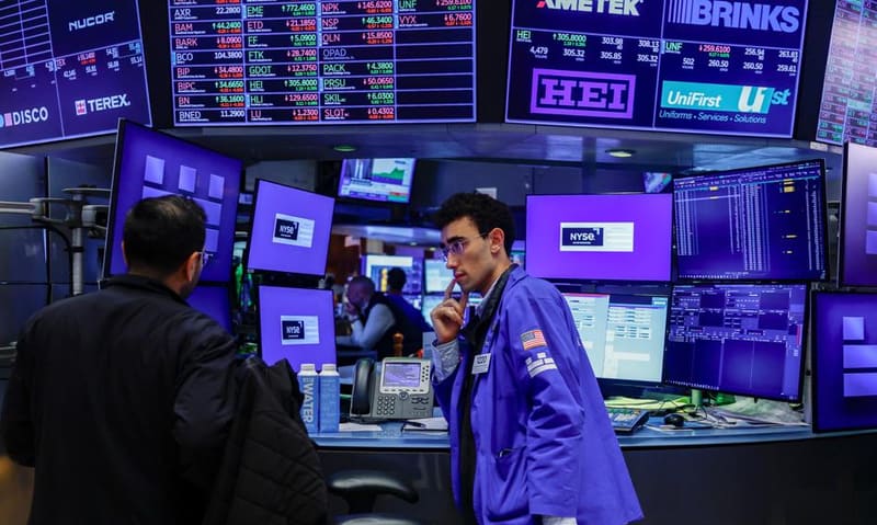 Nasdaq pobił rekord historyczny, ropa tanieje po słabym raporcie z rynku pracy