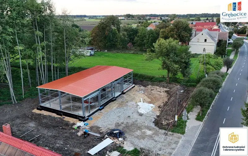 Budowa magazynu Ochrony Ludności w Buczu w połowie drogi