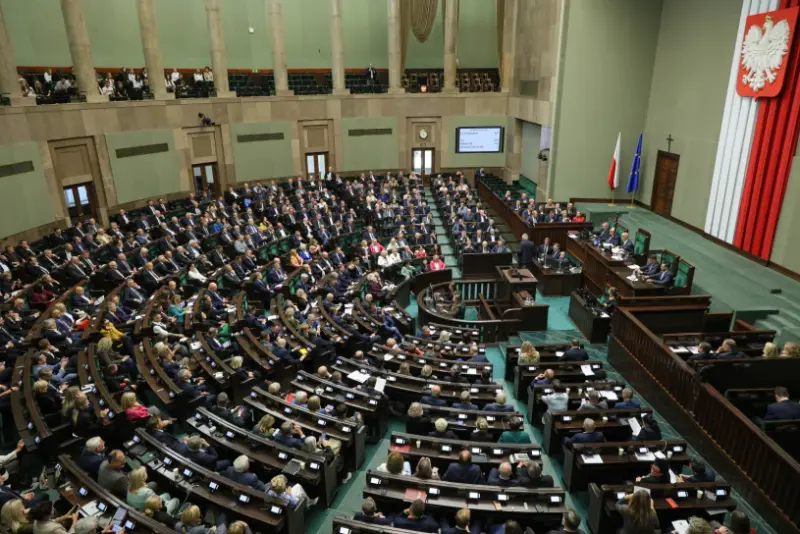 Sejm nie uchylił weta prezydenta do ustawy o osobie najbliższej – brakło 27 głosów