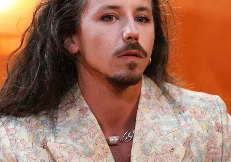 Michał Szpak o śmierci matki w 2015 roku: jak radził sobie z żałobą przy rosnącej karierze