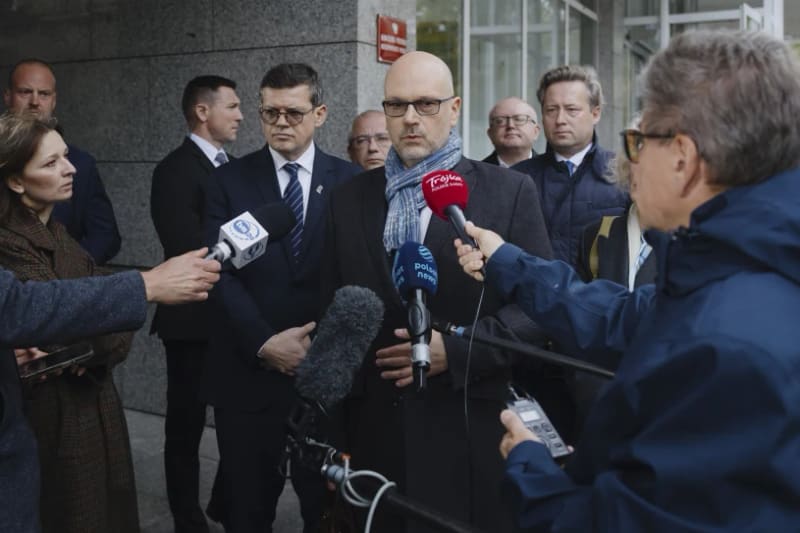 Sędziowie TK odrzucają zarzuty prezydenta: spór kompetencyjny to 'pozorna kwestia'