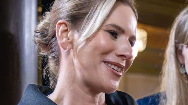 Pierwsza Dama Marta Nawrocka przyciąga uwagę stylizacjami podczas wizyty na Filipinach