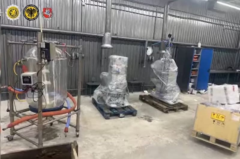 Policja z Łodzi wskazała trop do wielkiego laboratorium narkotyków na Litwie