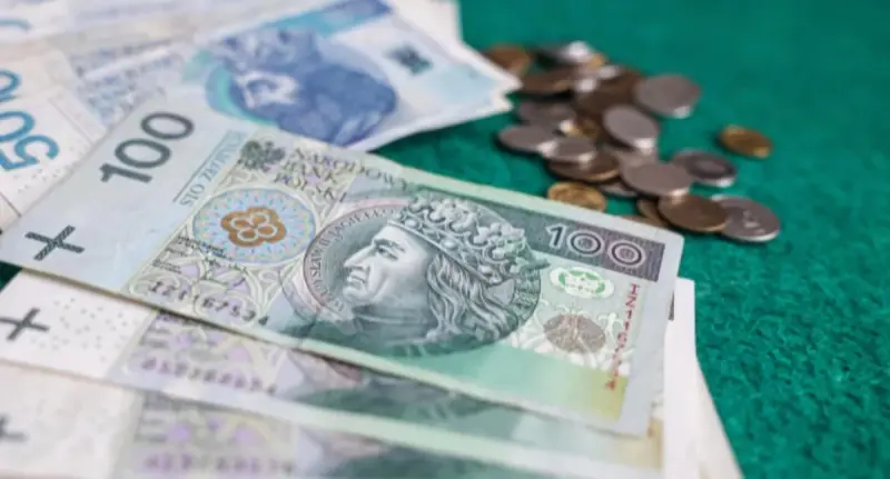 Płaca minimalna w 2027 roku wyniesie 4950 zł brutto, stawka godzinowa 32,30 zł