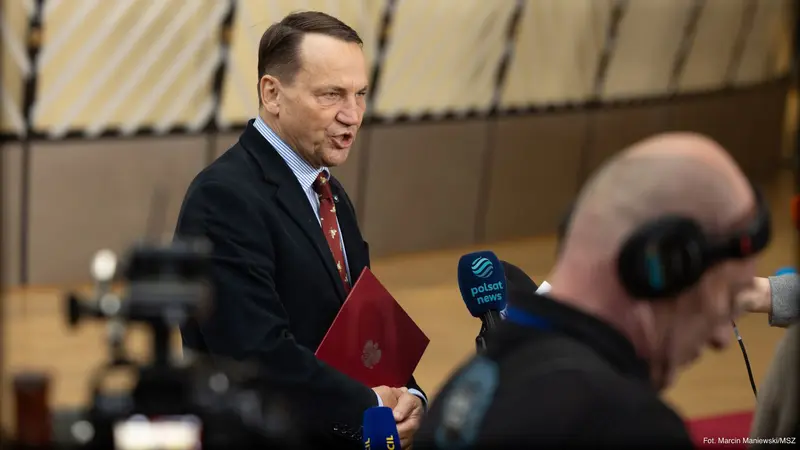 Sikorski: Polska doprecyzuje zasady działania wobec rosyjskich prowokacji