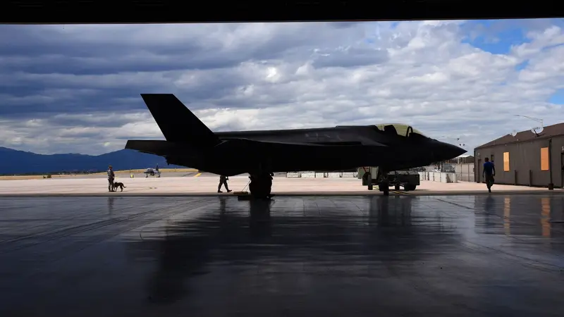 Pentagon potwierdził zaginięcie transportu z częściami myśliwca F-35