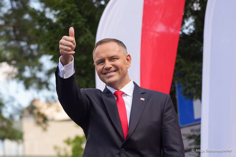 Karol Nawrocki zawrócił z drogi do Senegalu po wydarzeniach przed Trybunałem Konstytucyjnym