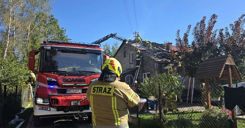 Strażacy gasili pożar kotłowni w domu w Biesiadkach, nikt nie ucierpiał