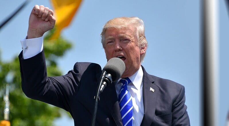 Trump twierdzi, że zatrzymani przy RAF Fairford planowali poważne zniszczenia