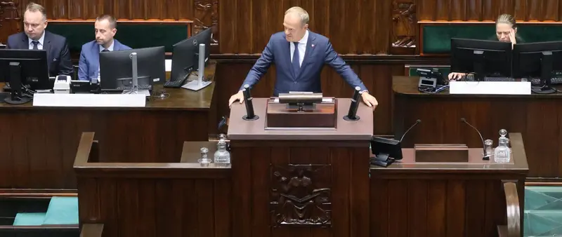 Tusk w Sejmie: późna jesień i zima będą najbardziej krytycznym okresem wojny