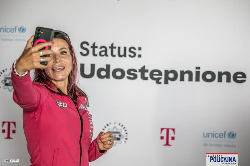 Policja, T-Mobile i UNICEF uruchomili kampanię o publikowaniu zdjęć dzieci w sieci