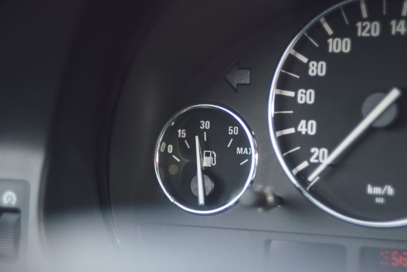 Limity cen paliw na 28 października: diesel do 8,28 zł, benzyna 95 do 6,55 zł