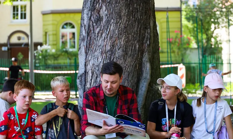 Uczestnicy „Lata z Biblioteką” poznali potwory rozrabiające na półkach