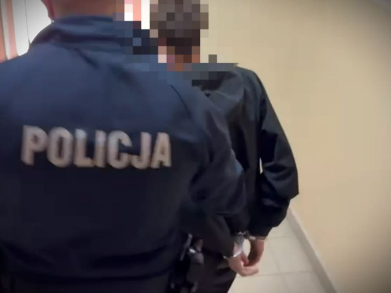 Żyrardowscy kryminalni zatrzymali 19-latka, który przyznał się do zniszczenia pociągu