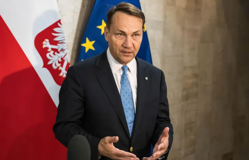 Szef MSZ Radosław Sikorski: liczne źródła wskazują na duże przygotowania Rosji